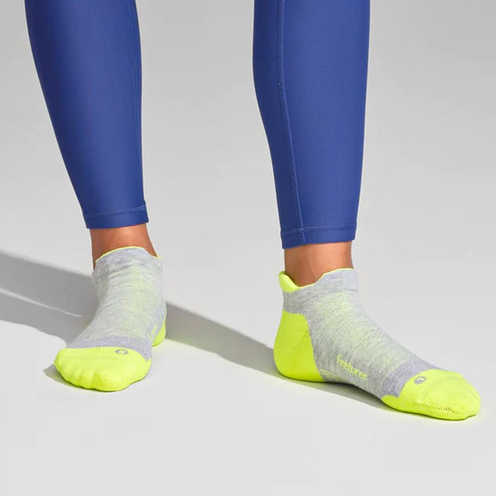 Elite Max Cushion No Show Tab Socks