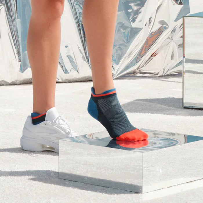 Elite Max Cushion No Show Tab Socks