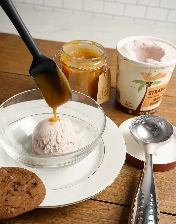 RSVP International ice cream scoop from 1103 BAKING TOOLS collection, stainless steel handle and scoop for serving ice cream.