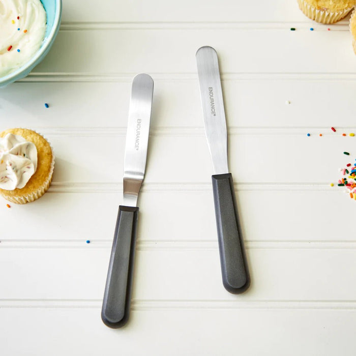 RSVP International Icing Spatula Set, small set of 2, for cake decorating and frosting, with stainless steel blades and comfortable handles.
