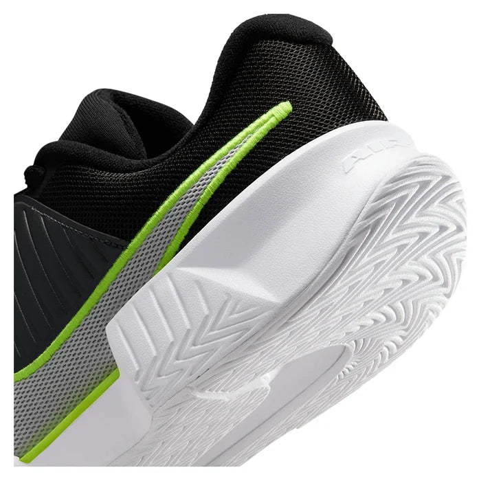 Men's GP Challenge Pro Shoes Black and White