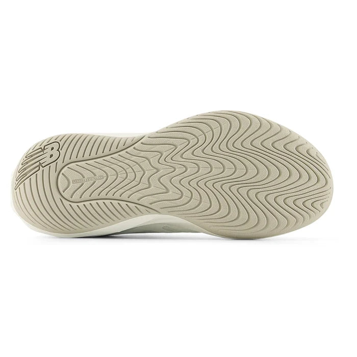 Women's FuelCell 796v5 2E Width Court Shoes Sea Salt and Metallic Silver 877 C