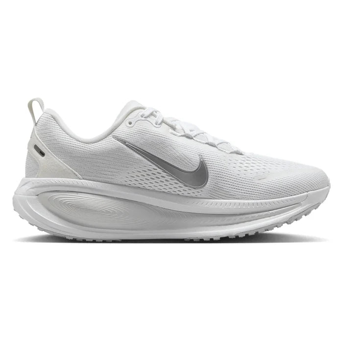 Women's Vomero 18 Running Shoes White and Metallic Silver