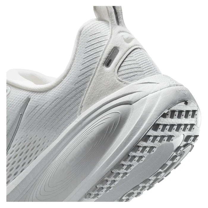 Women's Vomero 18 Running Shoes White and Metallic Silver